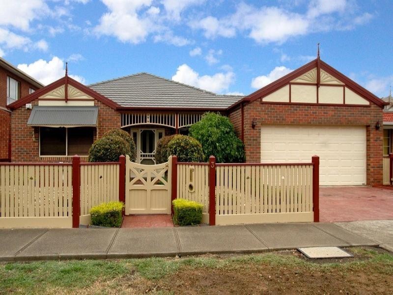 3 Prince Albert Crescent, Taylors Lakes VIC 3038