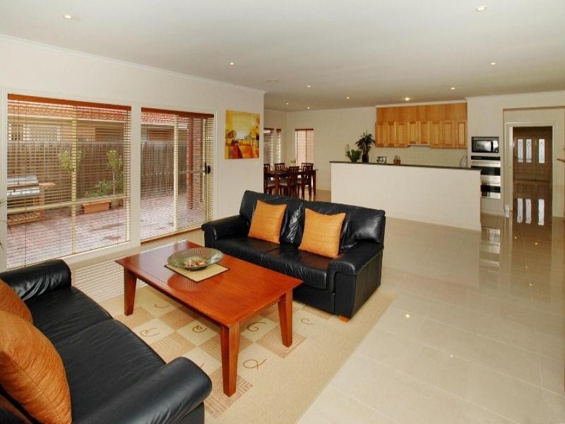 3 Prince Albert Crescent, Taylors Lakes VIC 3038