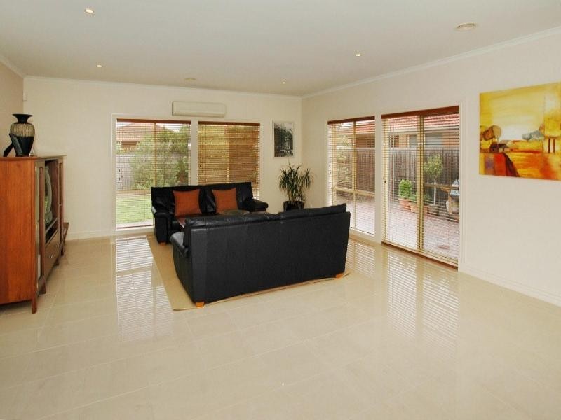 3 Prince Albert Crescent, Taylors Lakes VIC 3038