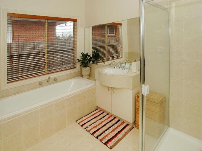 3 Prince Albert Crescent, Taylors Lakes VIC 3038