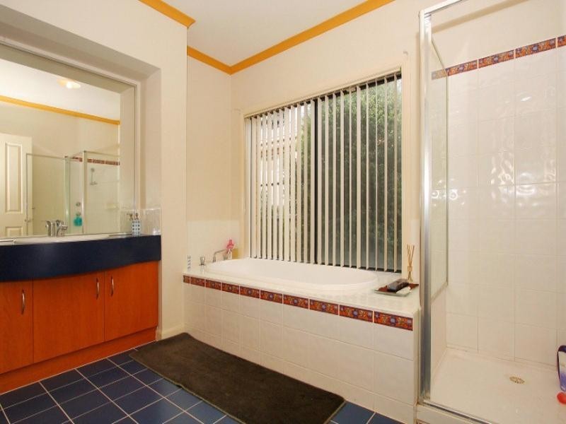 25 Watervale Boulevard, Taylors Hill VIC 3037