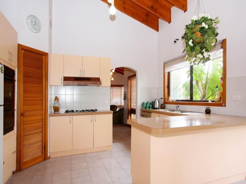 29 Prince Albert Crescent, Taylors Lakes VIC 3038