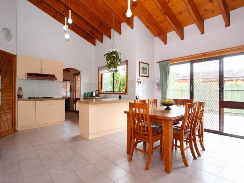 29 Prince Albert Crescent, Taylors Lakes VIC 3038