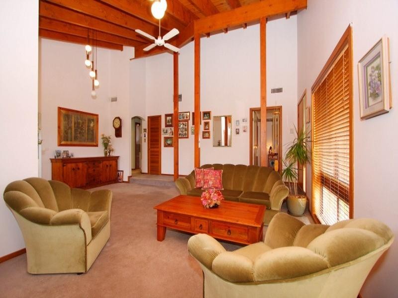 29 Prince Albert Crescent, Taylors Lakes VIC 3038