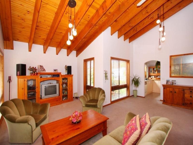 29 Prince Albert Crescent, Taylors Lakes VIC 3038