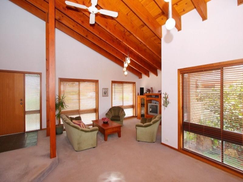 29 Prince Albert Crescent, Taylors Lakes VIC 3038