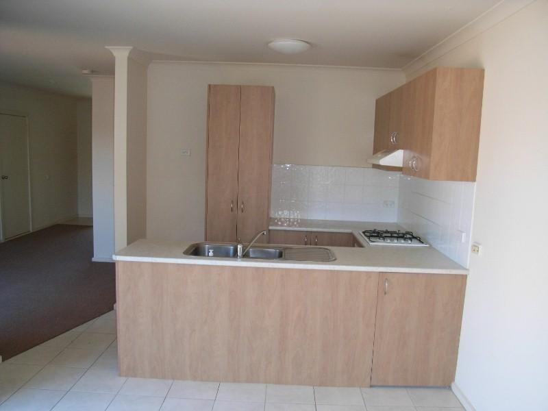 28 Tintern Loop, Hillside VIC 3037