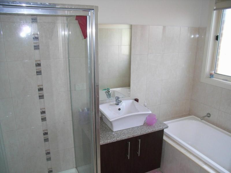 1/13 Shields Court, Sydenham VIC 3037