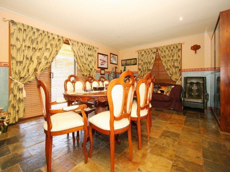 15 Carrington Street, Sydenham VIC 3037