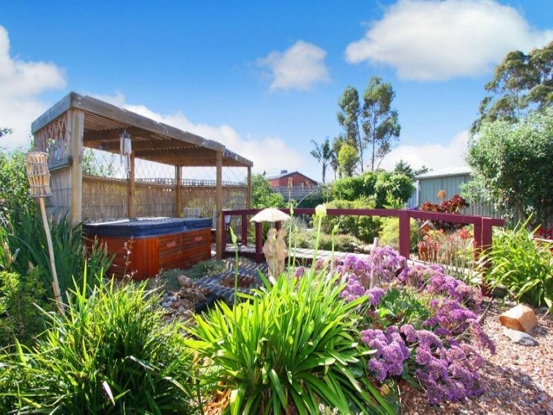 15 Carrington Street, Sydenham VIC 3037