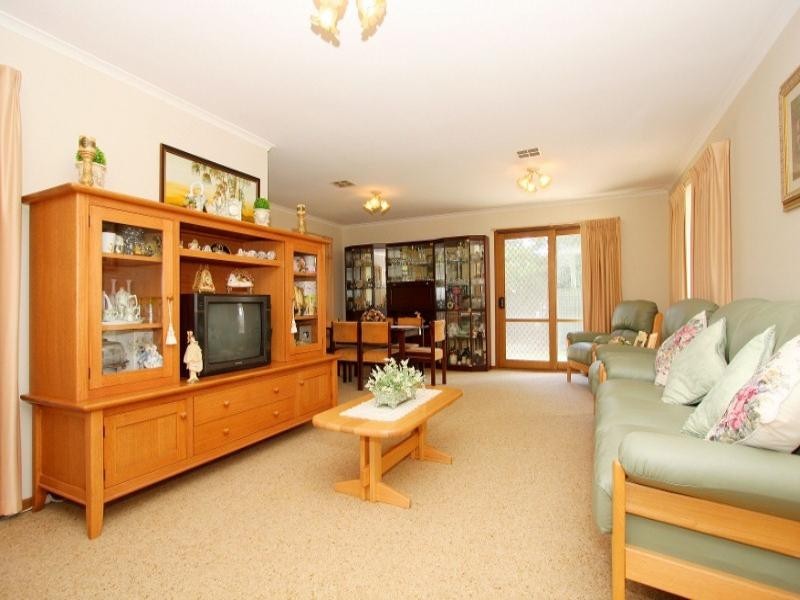 1 Sandy Court, Taylors Lakes VIC 3038