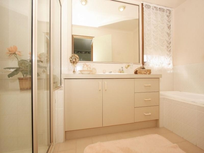 1 Sandy Court, Taylors Lakes VIC 3038