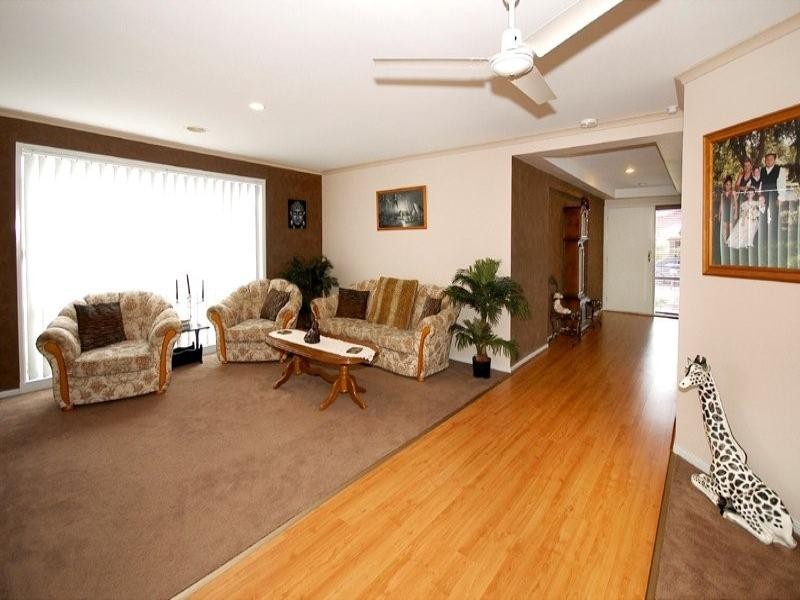 11 Sandalwood Avenue, Hillside VIC 3037