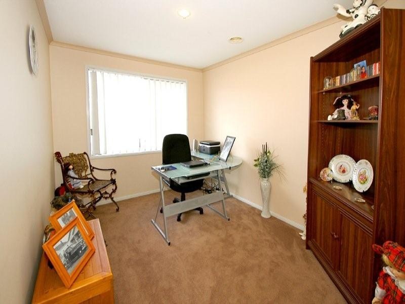 11 Sandalwood Avenue, Hillside VIC 3037