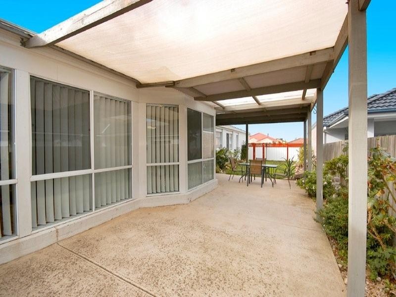 11 Sandalwood Avenue, Hillside VIC 3037