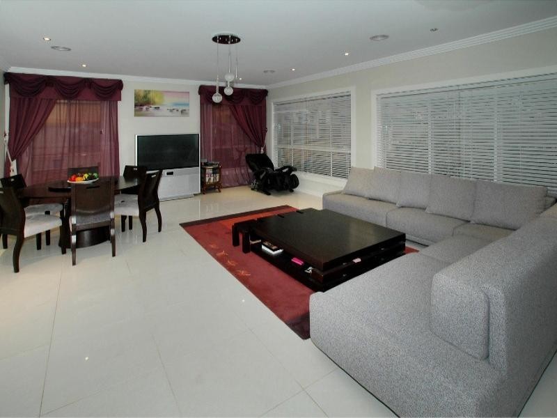 80 Taylors Hill Boulevard, Taylors Hill VIC 3037