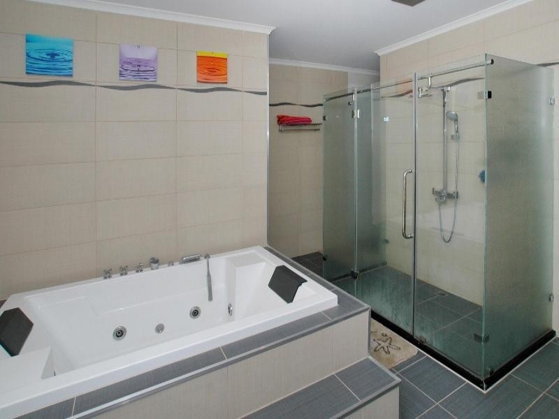 80 Taylors Hill Boulevard, Taylors Hill VIC 3037