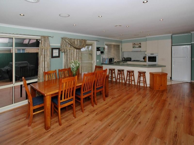 51 Bungarim Wynd, Sydenham VIC 3037