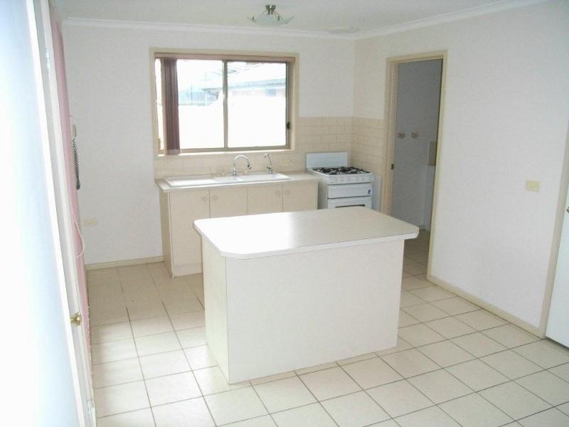 1B Catherine Drive, Sydenham VIC 3037