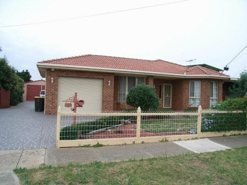 9 Beaumont Court, Sydenham VIC 3037