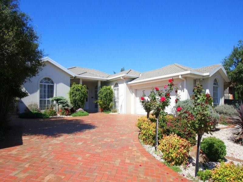 22 Australia Drive, Taylors Lakes VIC 3038