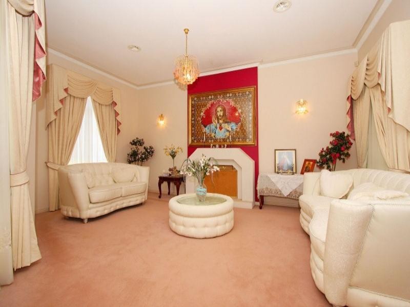 22 Australia Drive, Taylors Lakes VIC 3038