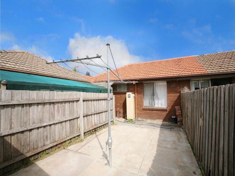 2/3 Grant Street, St Albans VIC 3021