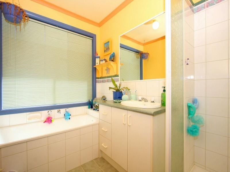 10A Manchester Drive, Sydenham VIC 3037