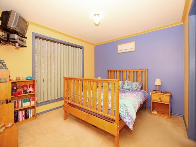 10A Manchester Drive, Sydenham VIC 3037