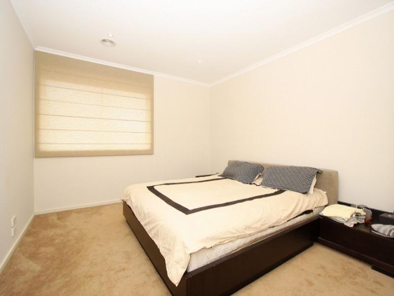 22 Garnet Way, Taylors Hill VIC 3037