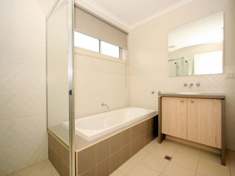 22 Garnet Way, Taylors Hill VIC 3037