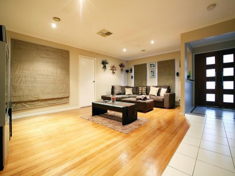 16 Whitmore Place, Hillside VIC 3037