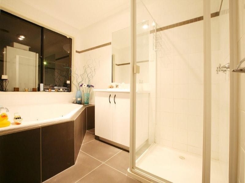 16 Whitmore Place, Hillside VIC 3037