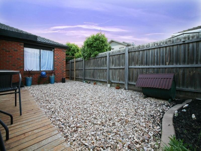 16 Whitmore Place, Hillside VIC 3037