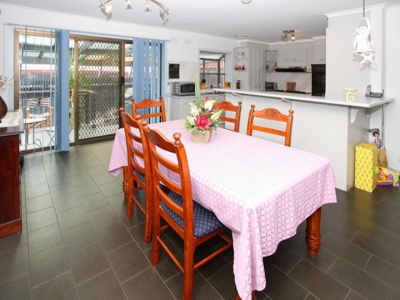 10 Lady Nelson Way, Taylors Lakes VIC 3038