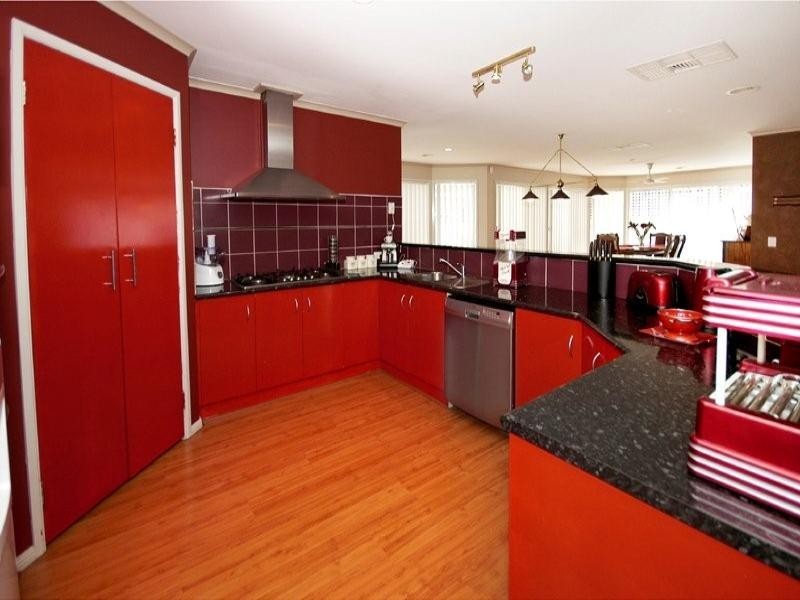 11 Sandalwood Avenue, Hillside VIC 3037