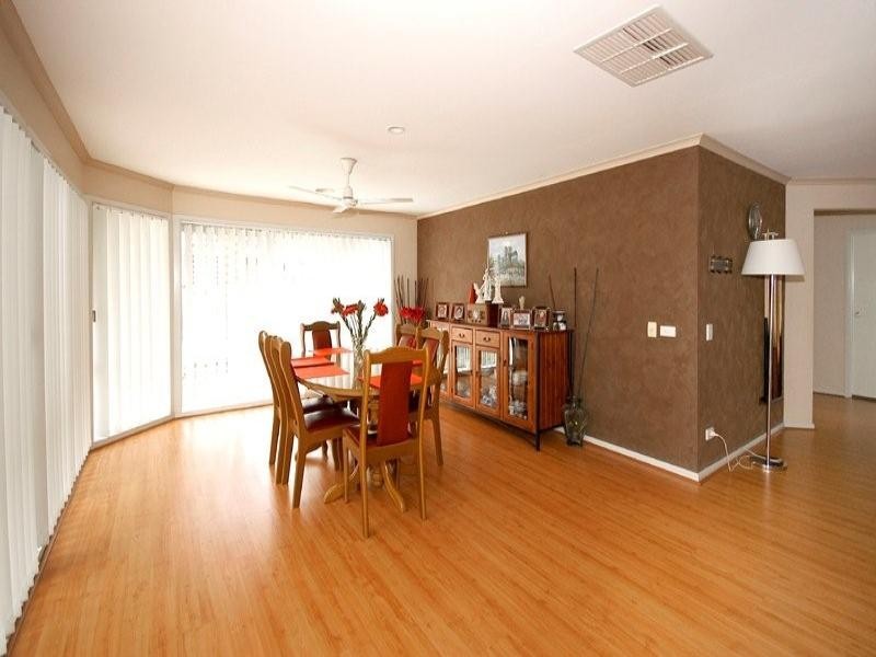 11 Sandalwood Avenue, Hillside VIC 3037