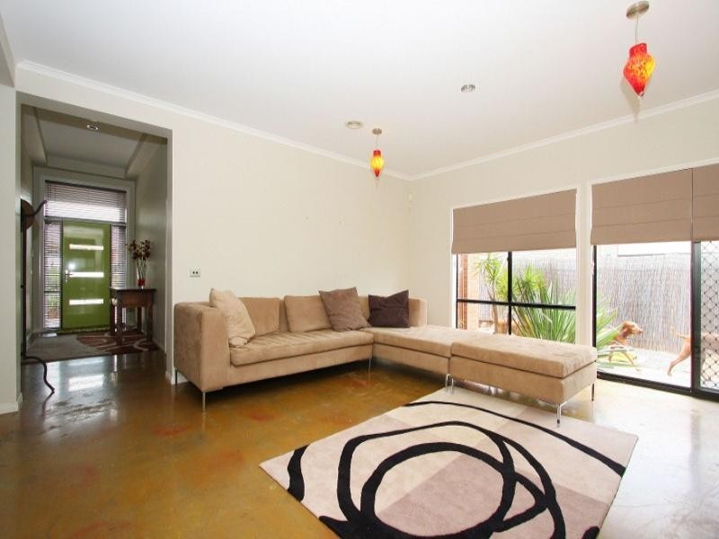 24 Amber Way, Taylors Hill VIC 3037