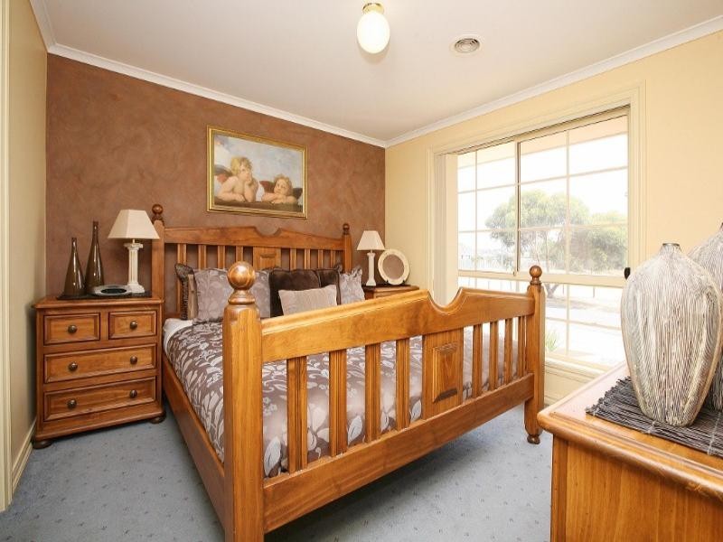 3 Dundee Way, Sydenham VIC 3037