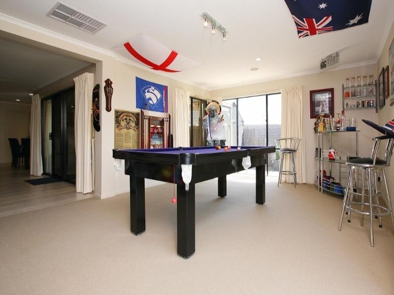 61 Jacaranda Drive, Taylors Hill VIC 3037