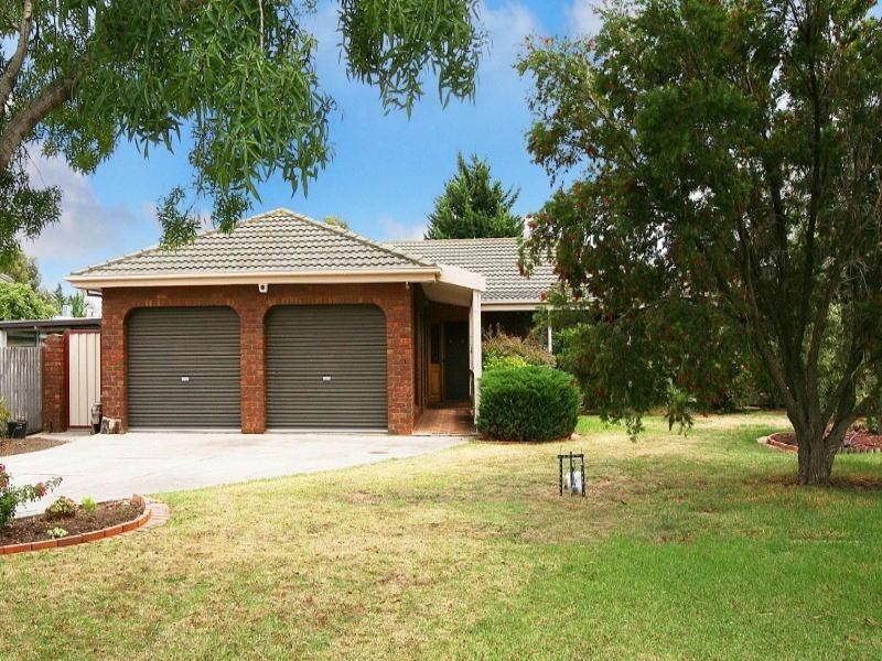 4 Cromer Place, Keilor Downs VIC 3038