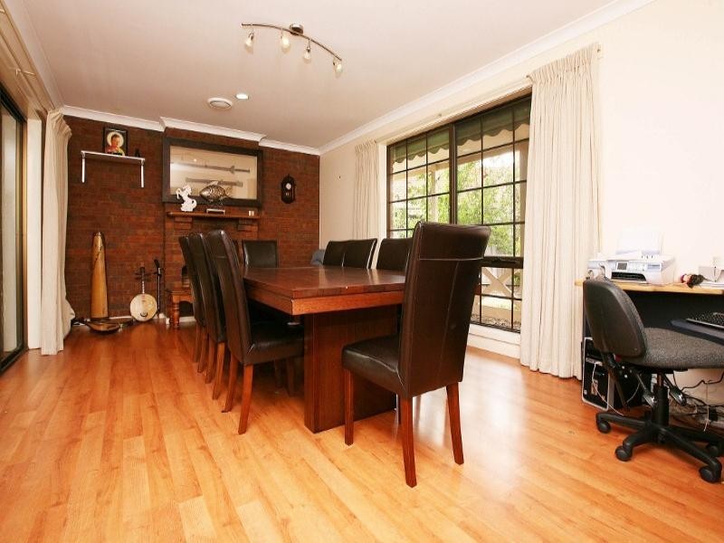 4 Cromer Place, Keilor Downs VIC 3038