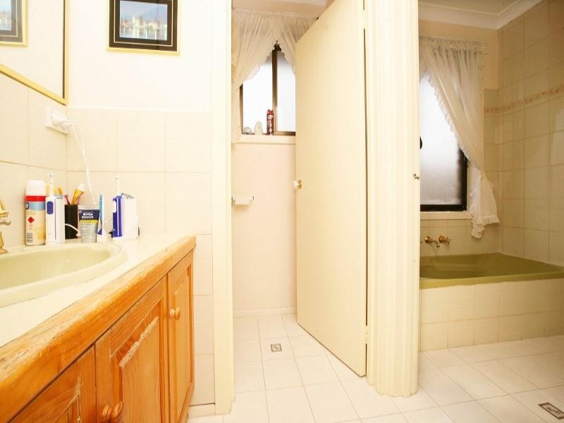 4 Cromer Place, Keilor Downs VIC 3038