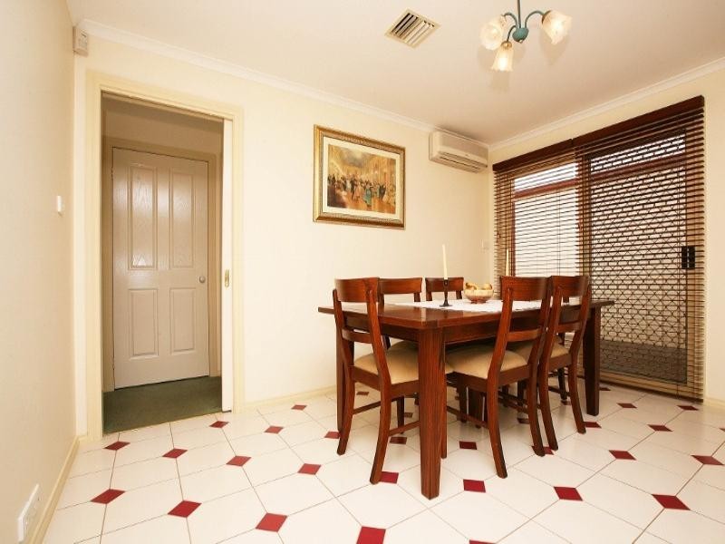 5 Darlington Grove, Sydenham VIC 3037