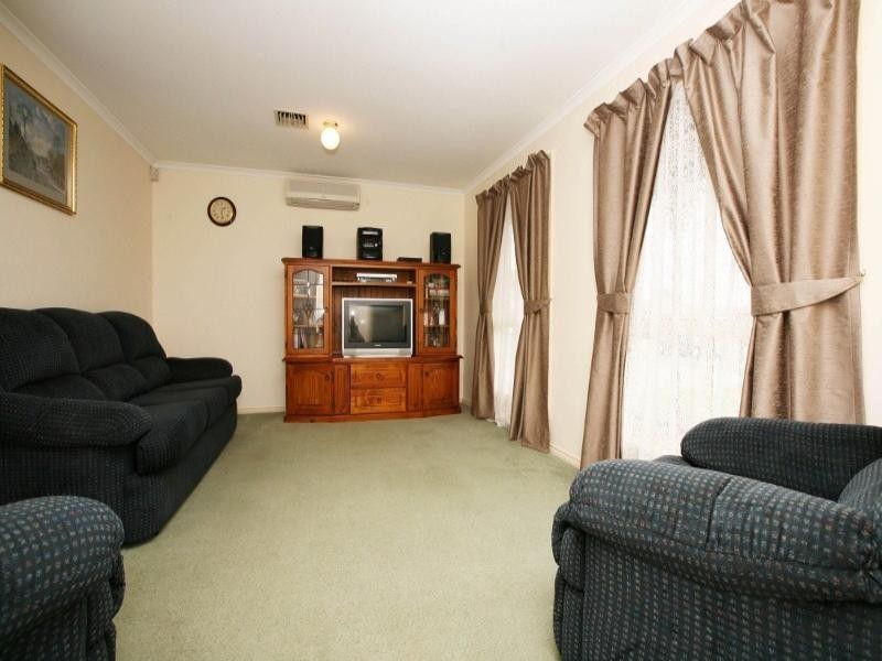 5 Darlington Grove, Sydenham VIC 3037