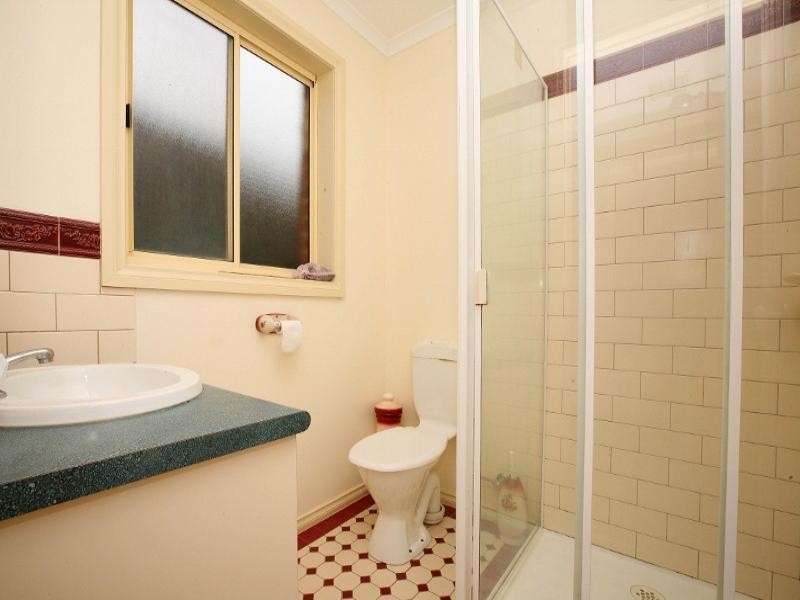 5 Darlington Grove, Sydenham VIC 3037