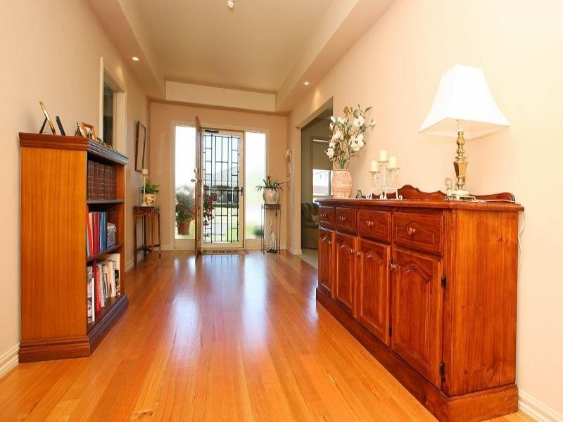 74 Wolviston Avenue, Hillside VIC 3037