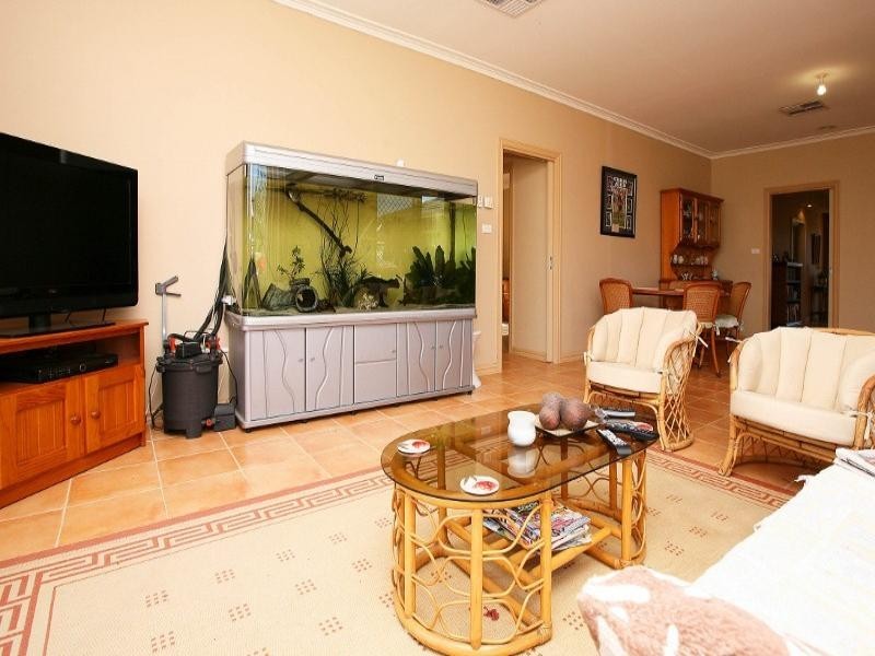 74 Wolviston Avenue, Hillside VIC 3037