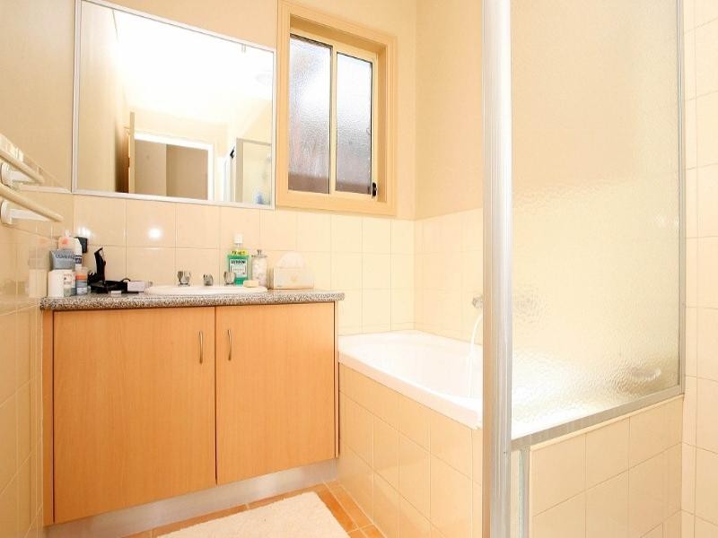 74 Wolviston Avenue, Hillside VIC 3037