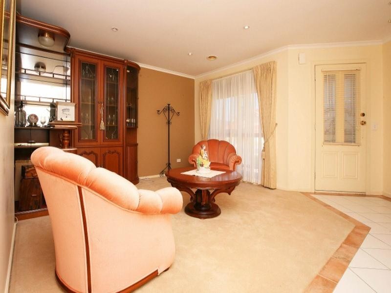 56 Honeyeater Crescent, Taylors Lakes VIC 3038